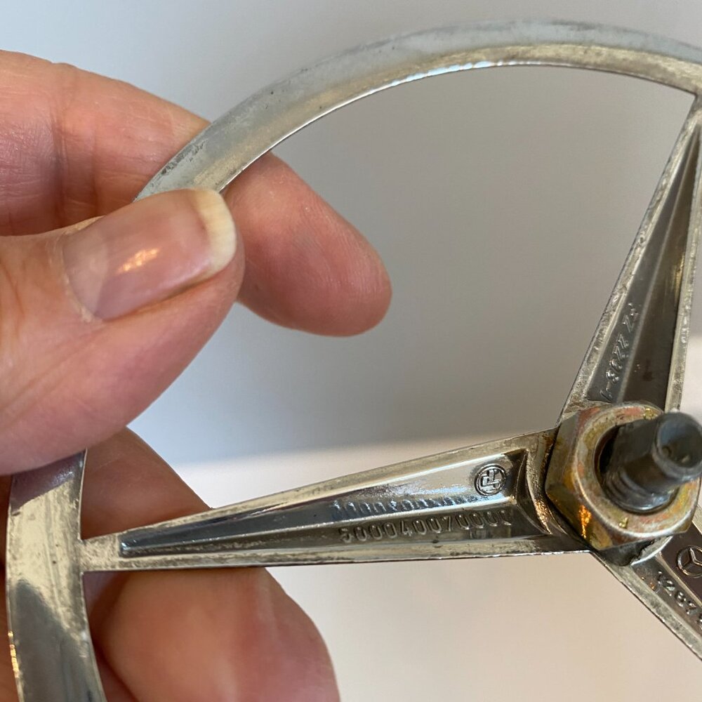Mercedes Benz Emblems - Picture 10 of 10